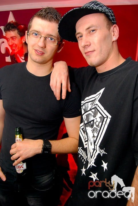 Massive House Attack în Club Atti's, 