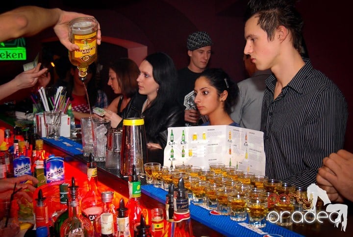 Massive House Attack în Club Atti's, 