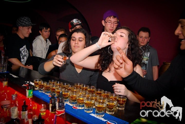 Massive House Attack în Club Atti's, 