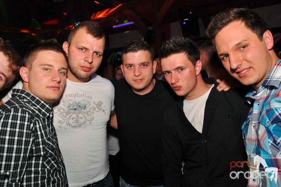 Megapetrecere cu DJ Bíró în Disco Faház, 