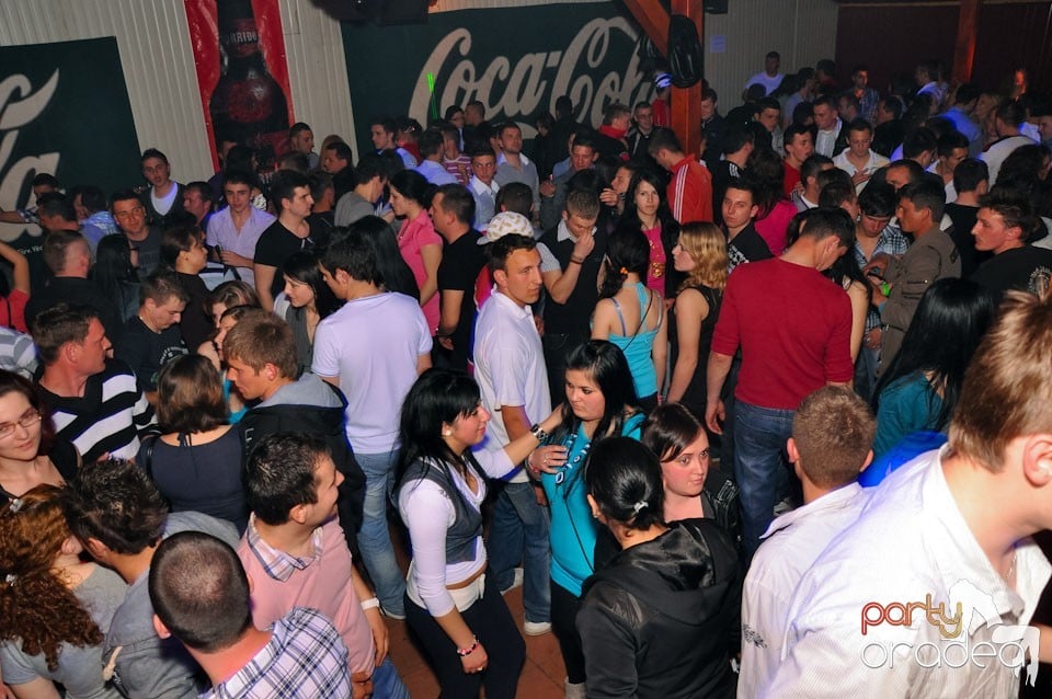 Megapetrecere cu DJ Bíró în Disco Faház, 