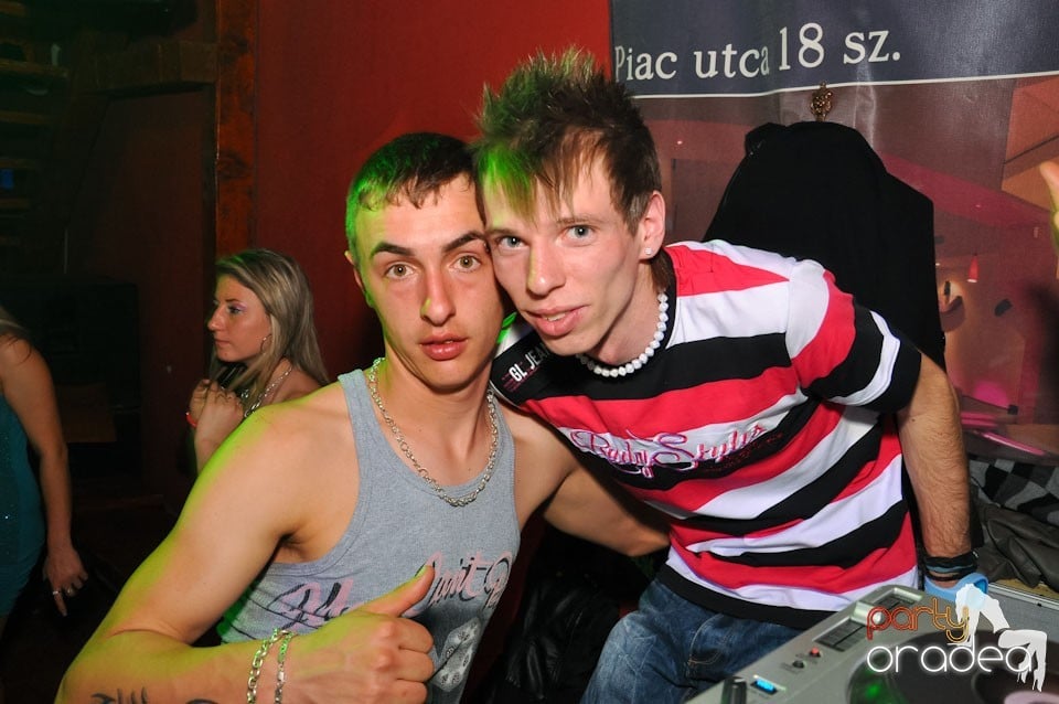 Megapetrecere cu DJ Bíró în Disco Faház, 