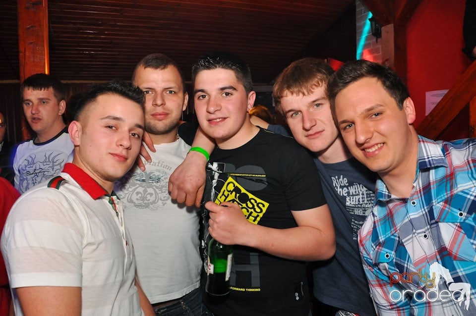 Megapetrecere cu DJ Bíró în Disco Faház, 