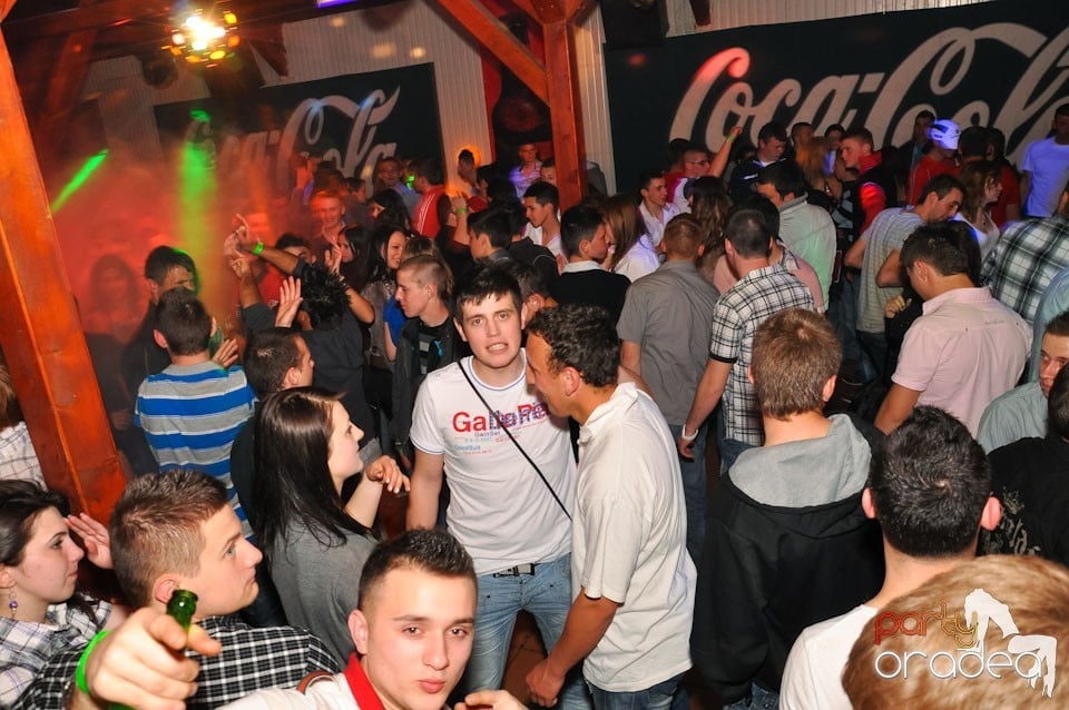 Megapetrecere cu DJ Bíró în Disco Faház, 