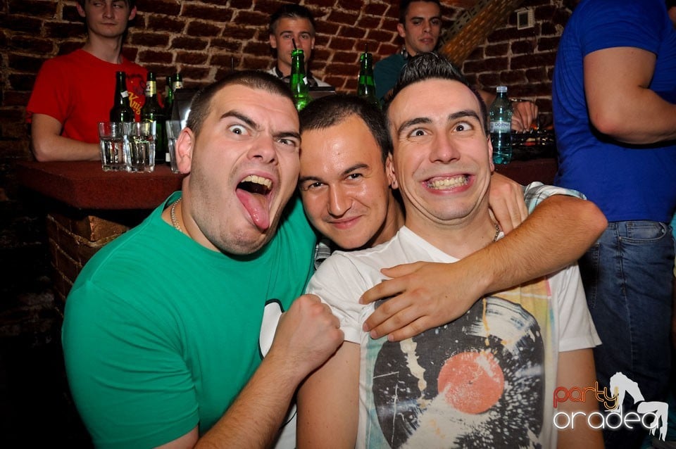 Miercuri e party în Escape Club!, 