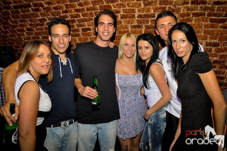 Miercuri e party în Escape Club!, 
