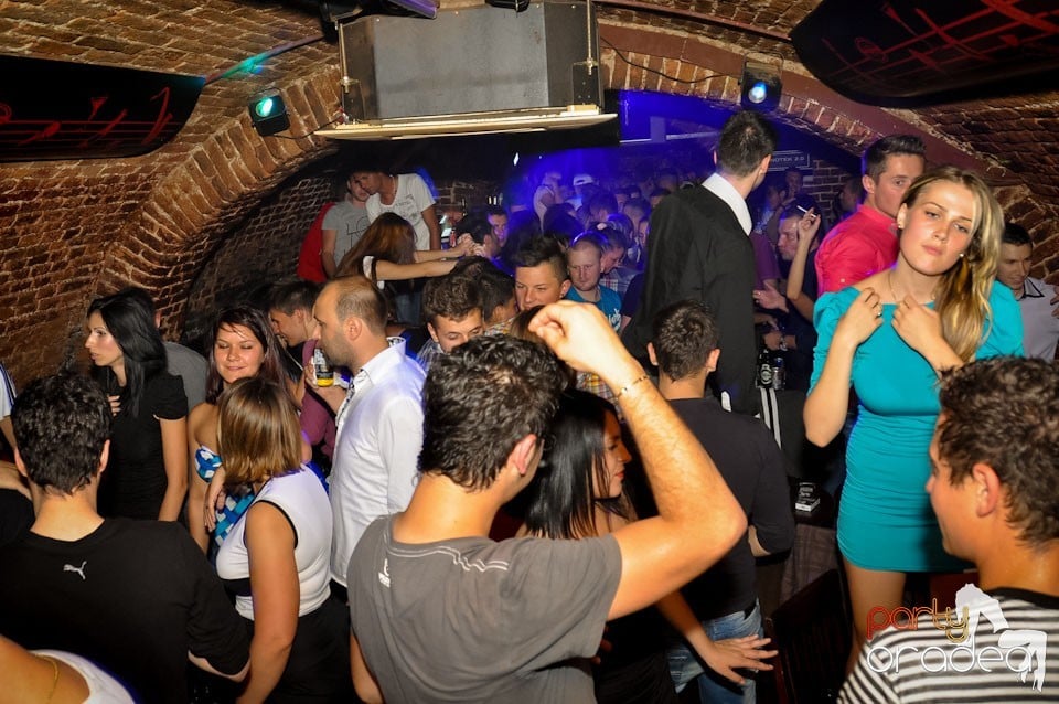 Miercuri e party în Escape Club!, 