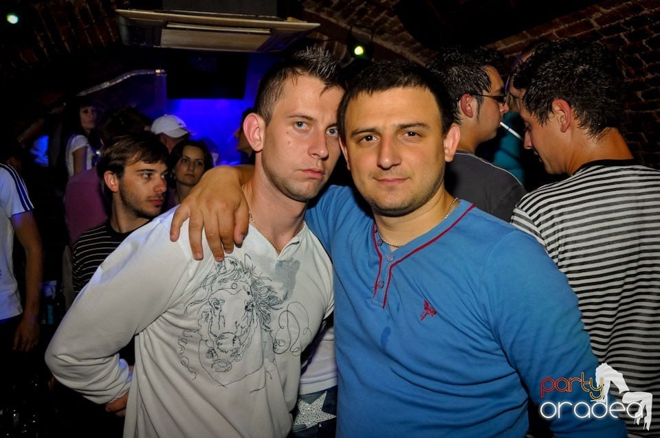 Miercuri e party în Escape Club!, 