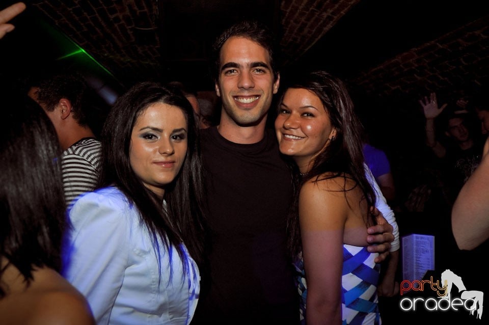 Miercuri e party în Escape Club!, 