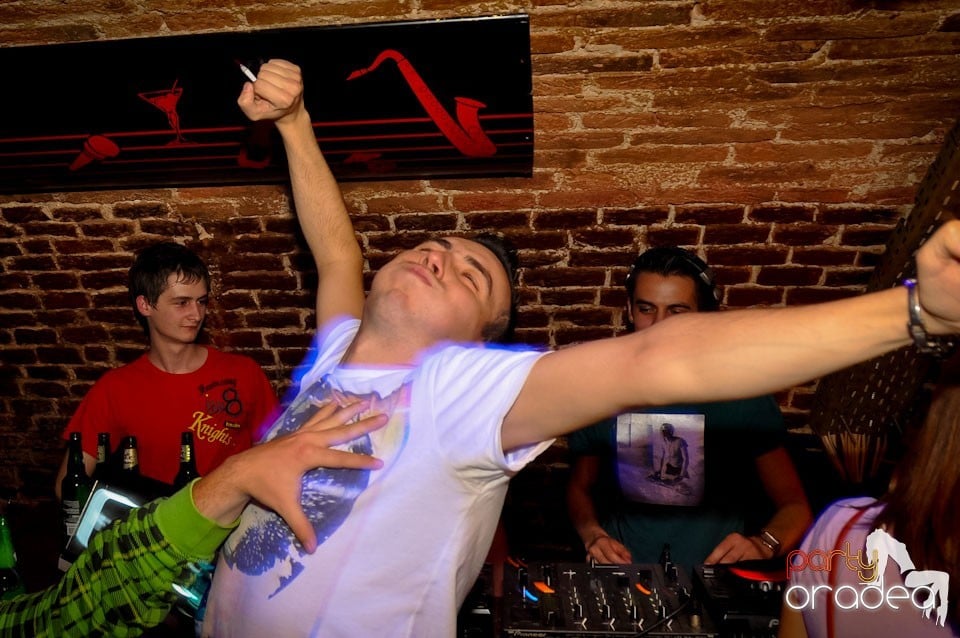 Miercuri e party în Escape Club!, 