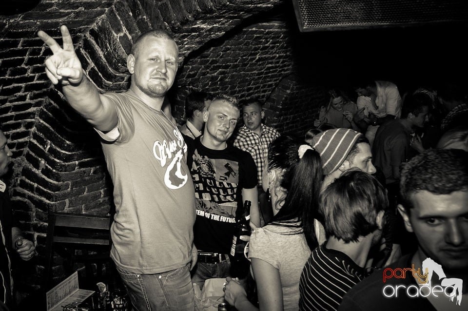 Miercuri e party în Escape Club!, 