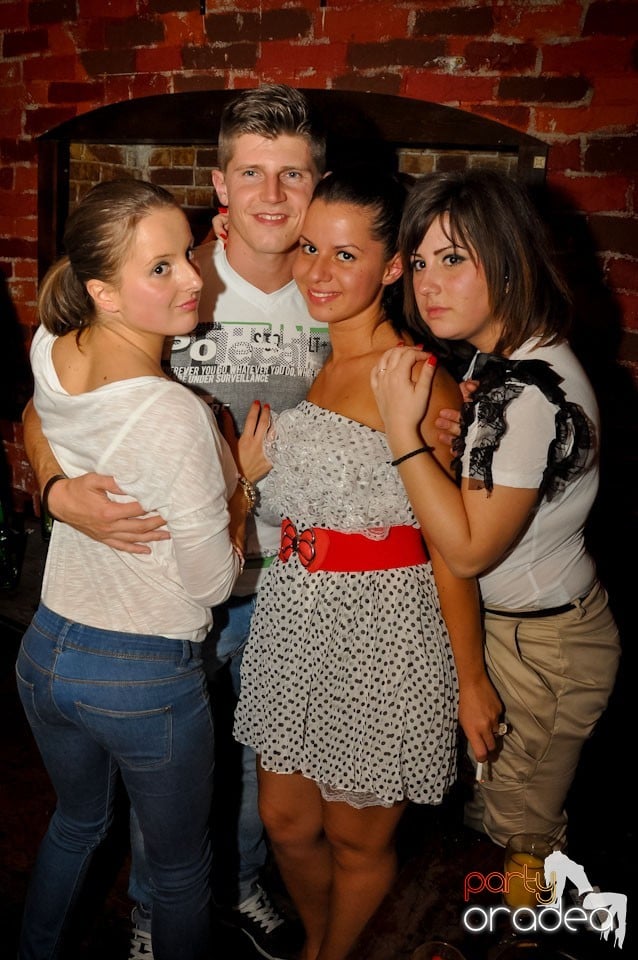 Miercuri e party în Escape Club!, 