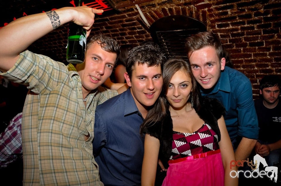 Miercuri e party în Escape Club!, 