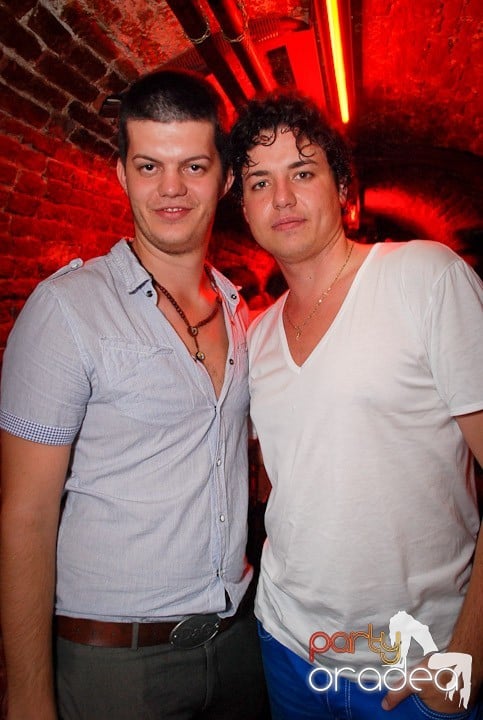 Miercuri e Party în Escape, 