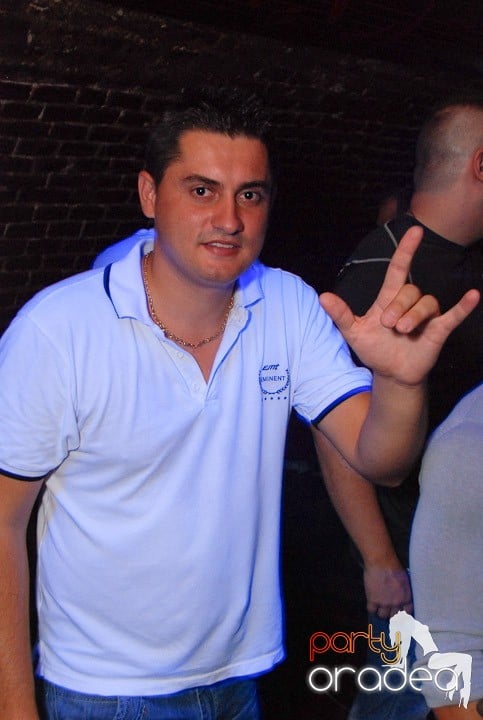 Miercuri e Party în Escape, 