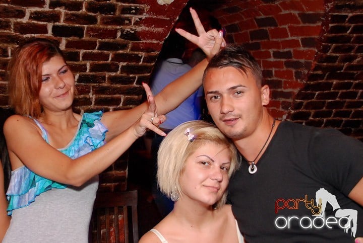 Miercuri e Party în Escape, 