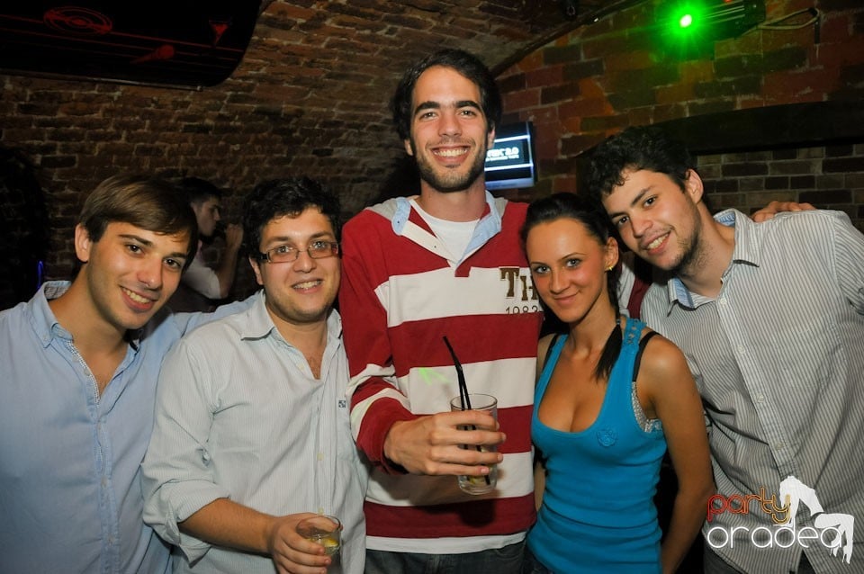 Miercuri e Party în Escape!, 