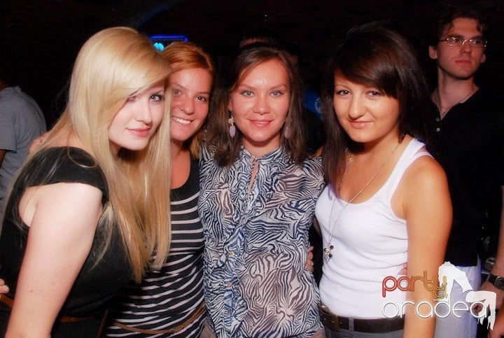 Miercuri e Party în Escape, 