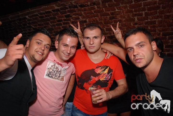 Miercuri e Party în Escape, 