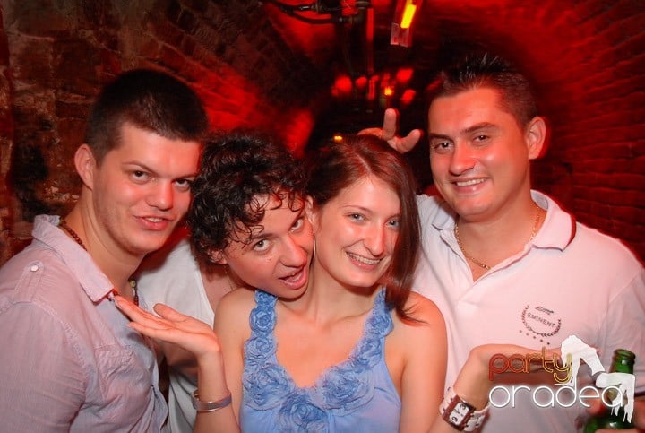 Miercuri e Party în Escape, 