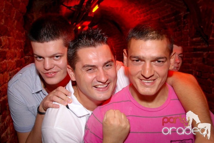 Miercuri e Party în Escape, 