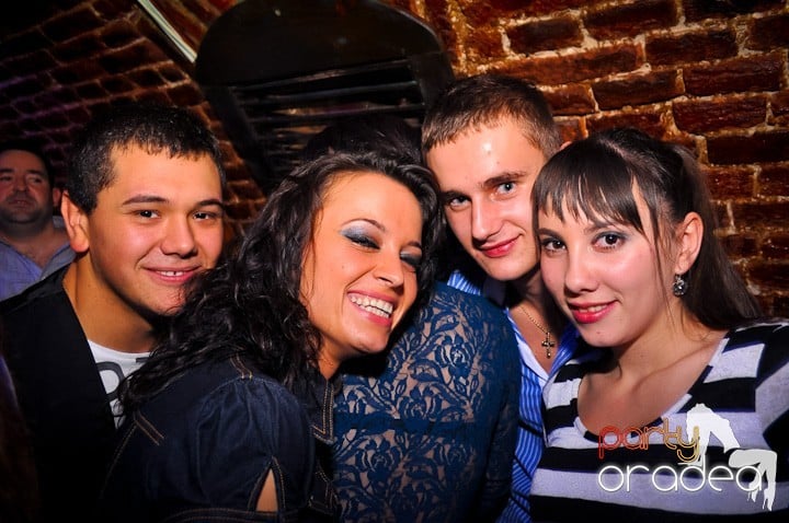 Miercuri în Club Escape, 