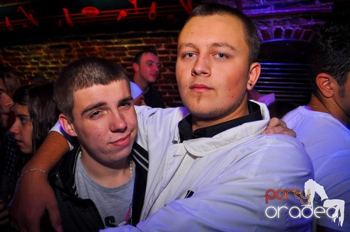 Miercuri în Club Escape, 