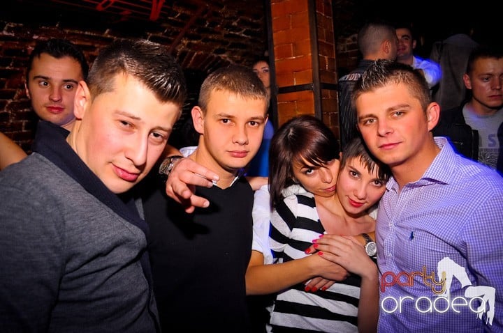 Miercuri în Club Escape, 