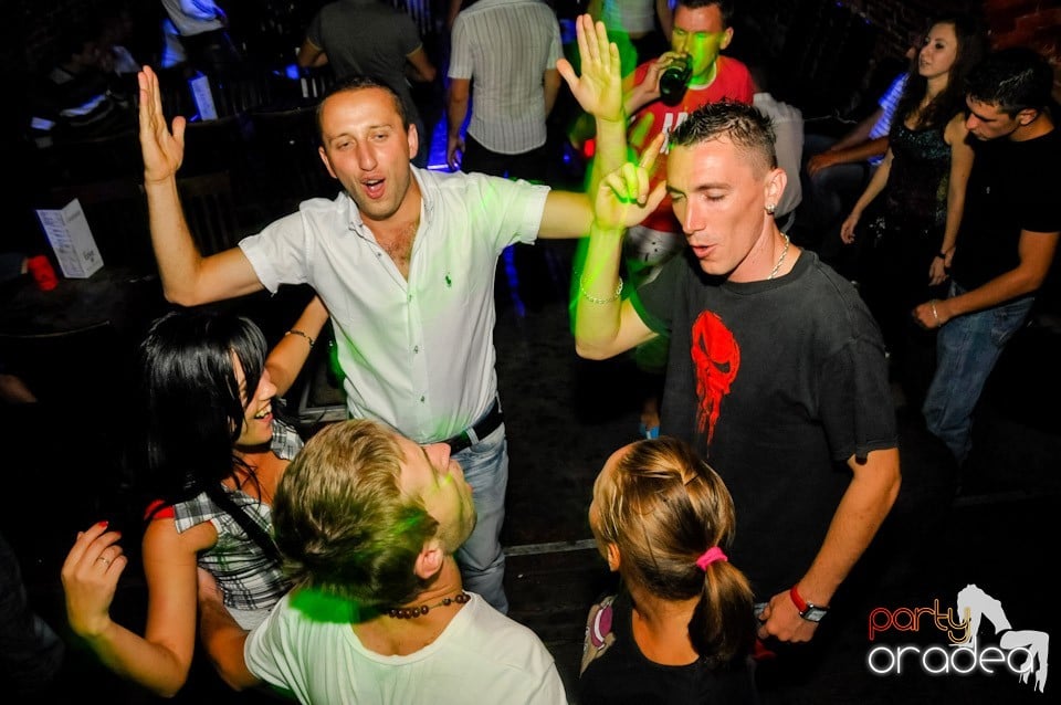 Miercuri în Club Escape, 