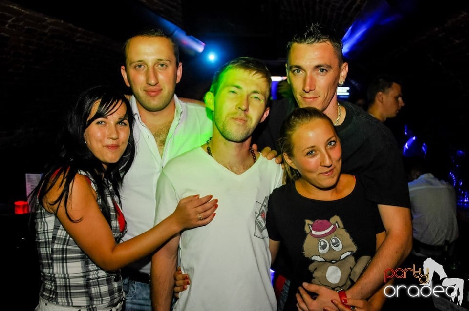 Miercuri în Club Escape, 