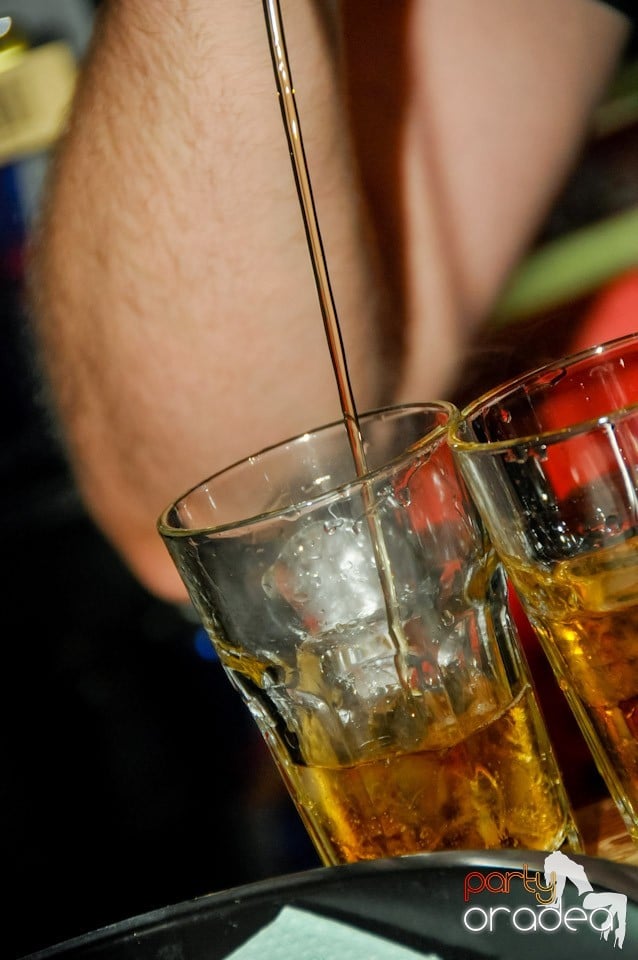 Miercuri în Club Escape, 