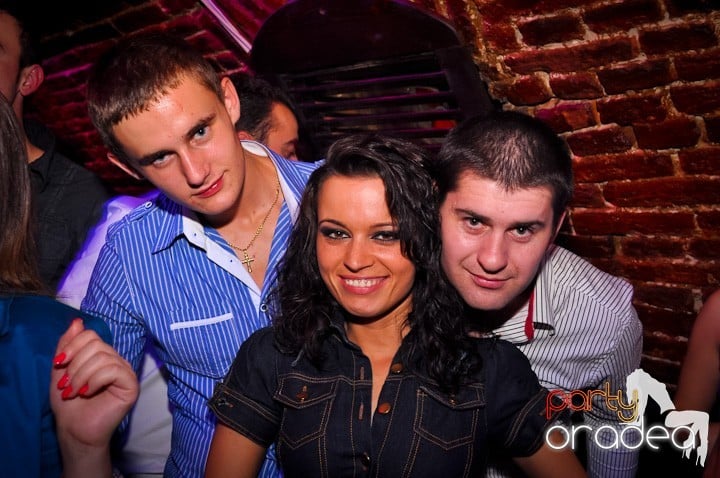 Miercuri în Club Escape, 