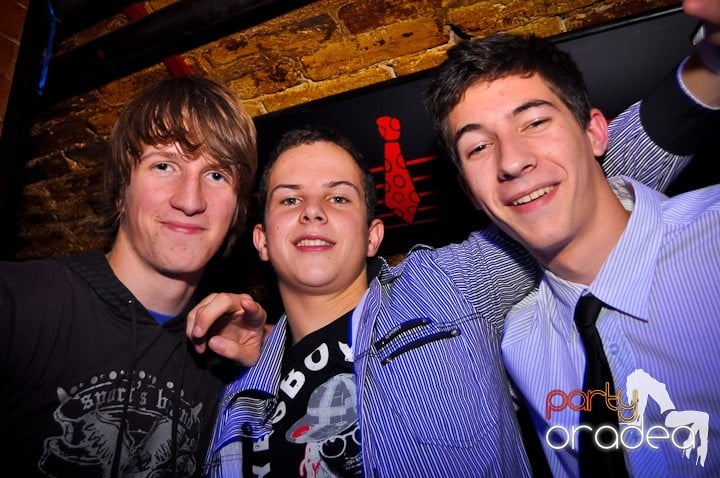 Miercuri în Club Escape, 