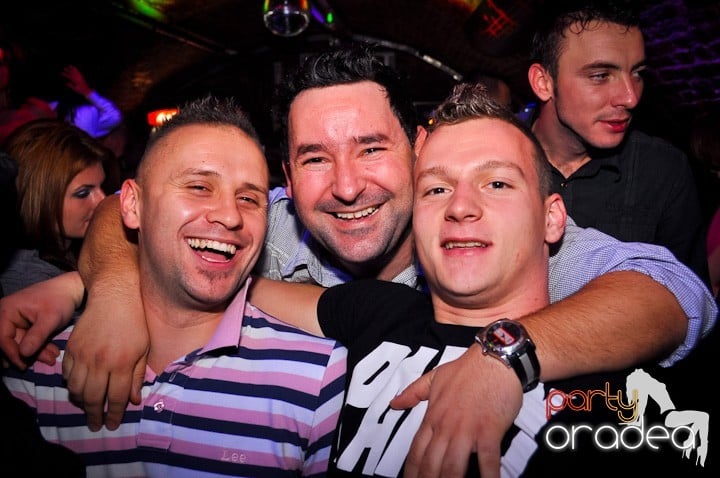 Miercuri în Club Escape, 