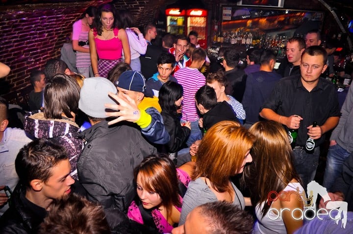 Miercuri în Club Escape, 