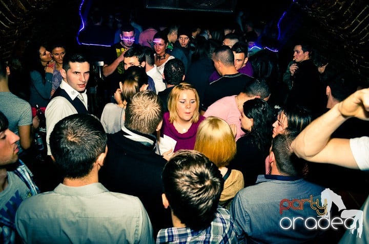 Miercuri în Club Escape, 