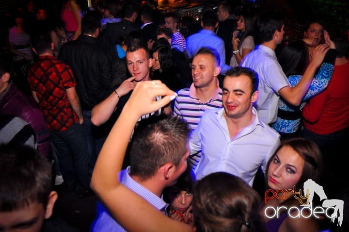 Miercuri în Club Escape, 