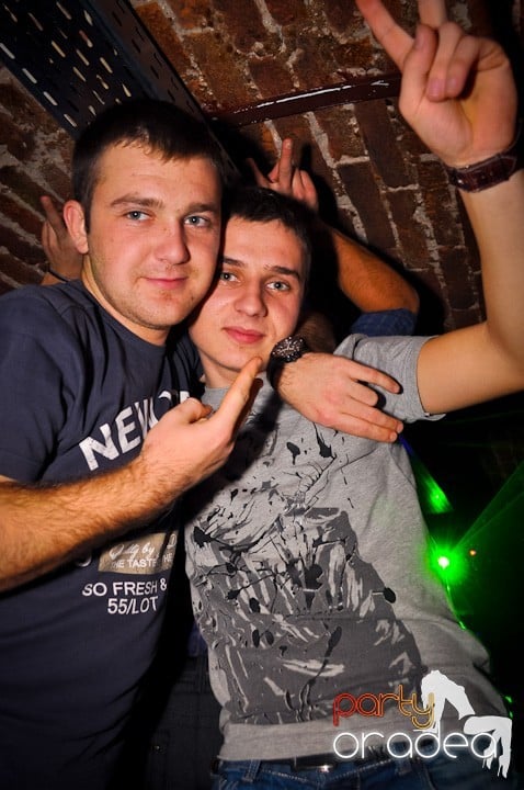 Miercuri în Club Escape, 