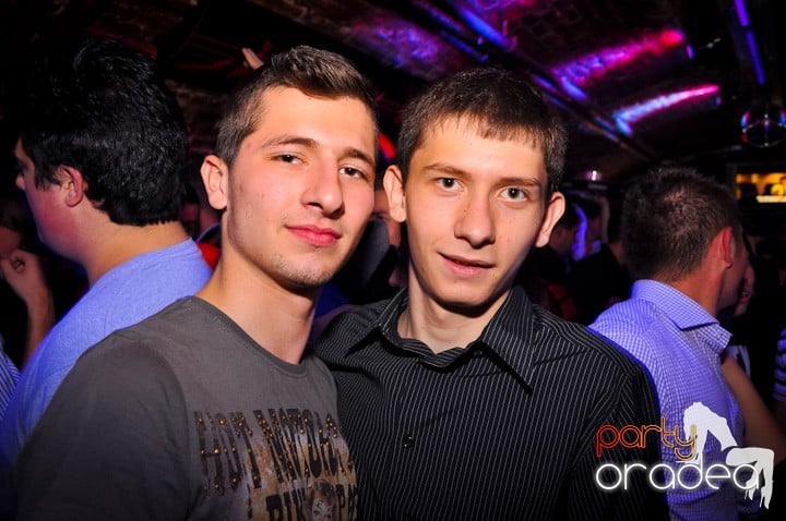 Miercuri în Club Escape, 