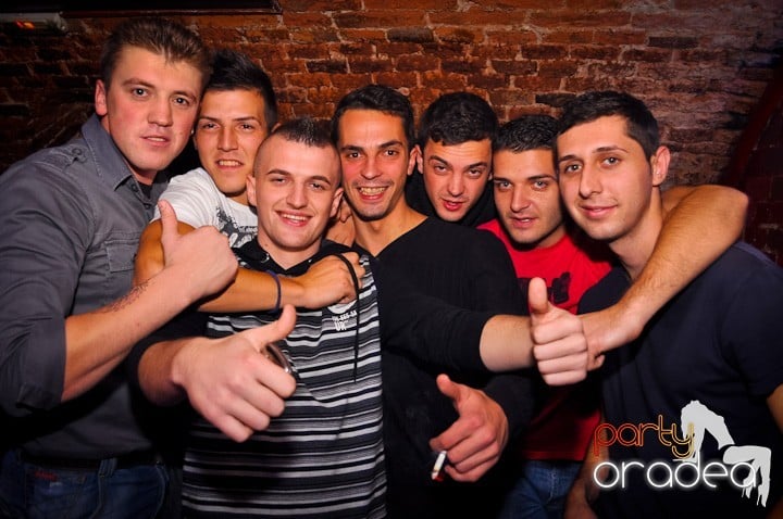 Miercuri în Club Escape, 