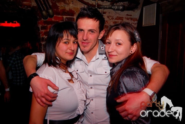 Miercuri noaptea e party în Escape!, 