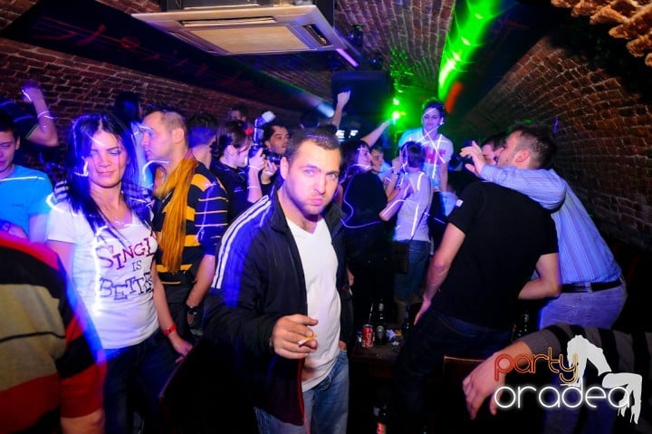 Miercuri noaptea e party în Escape!, 