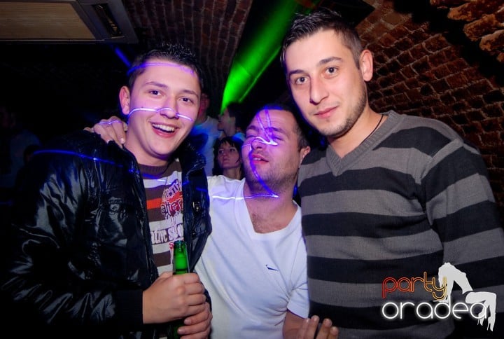 Miercuri noaptea e party în Escape!, 