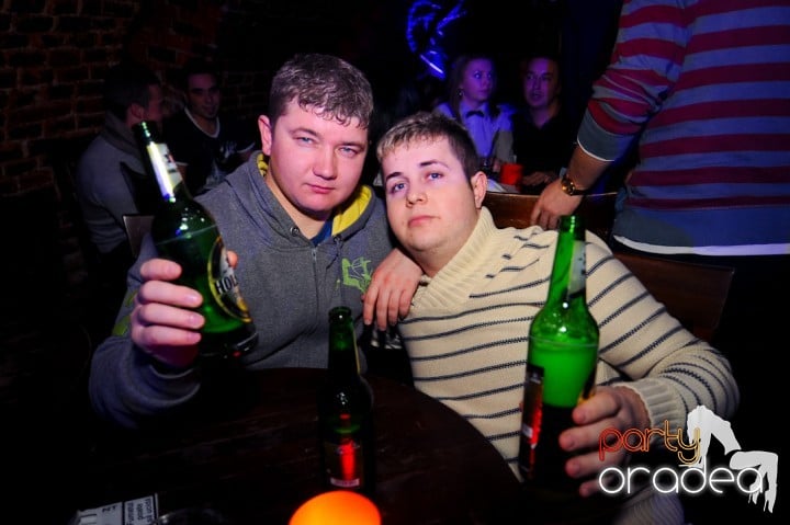 Miercuri noaptea e party în Escape!, 