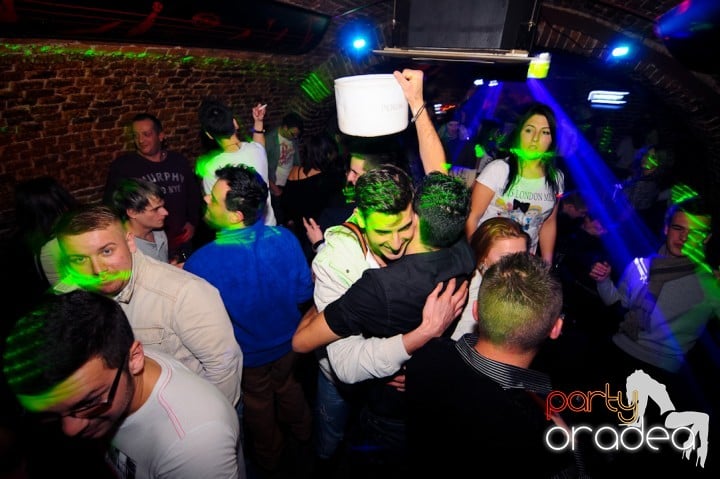 Miercuri noaptea e party în Escape!, 