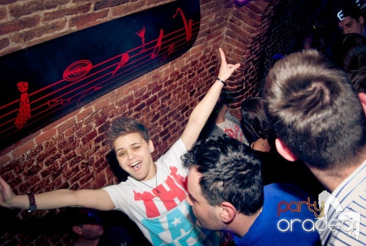 Miercuri noaptea e party în Escape!, 