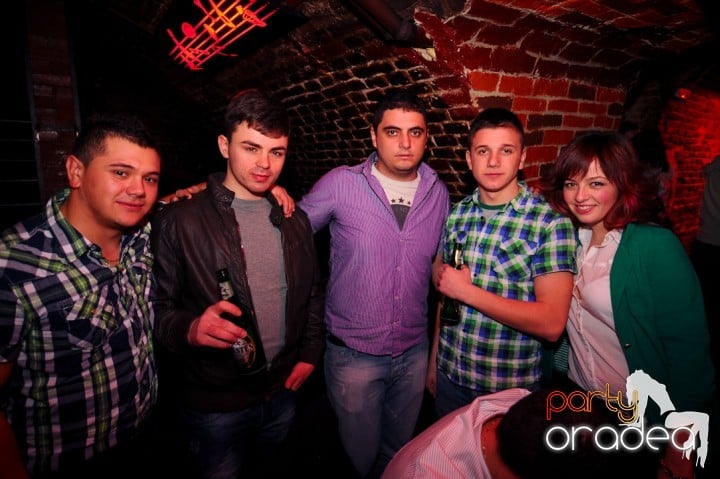 Miercuri noaptea e party în Escape!, 