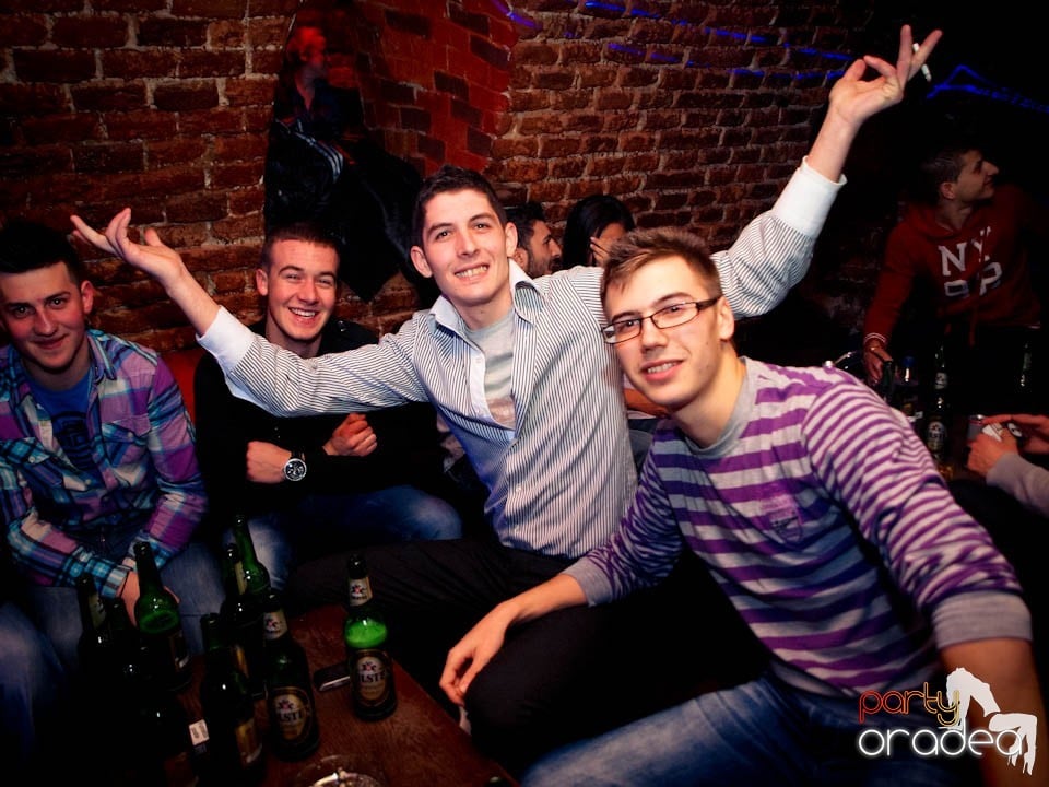 Miercuri noaptea în Club Escape, 