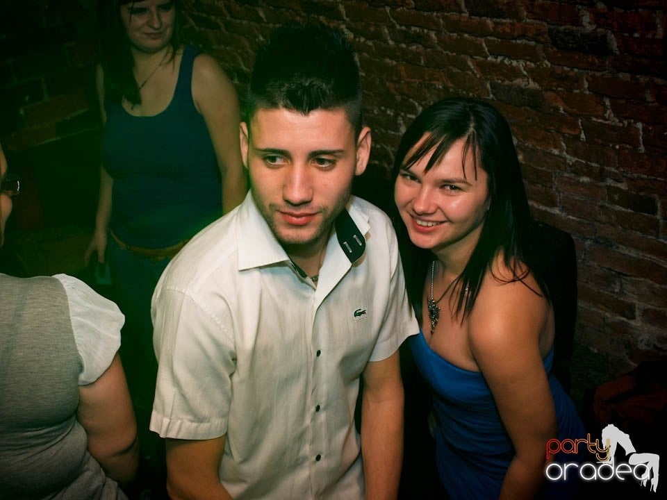 Miercuri noaptea în Club Escape, 