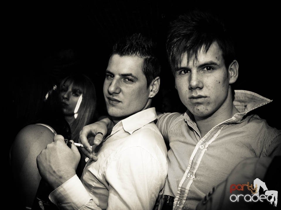 Miercuri noaptea în Club Escape, 